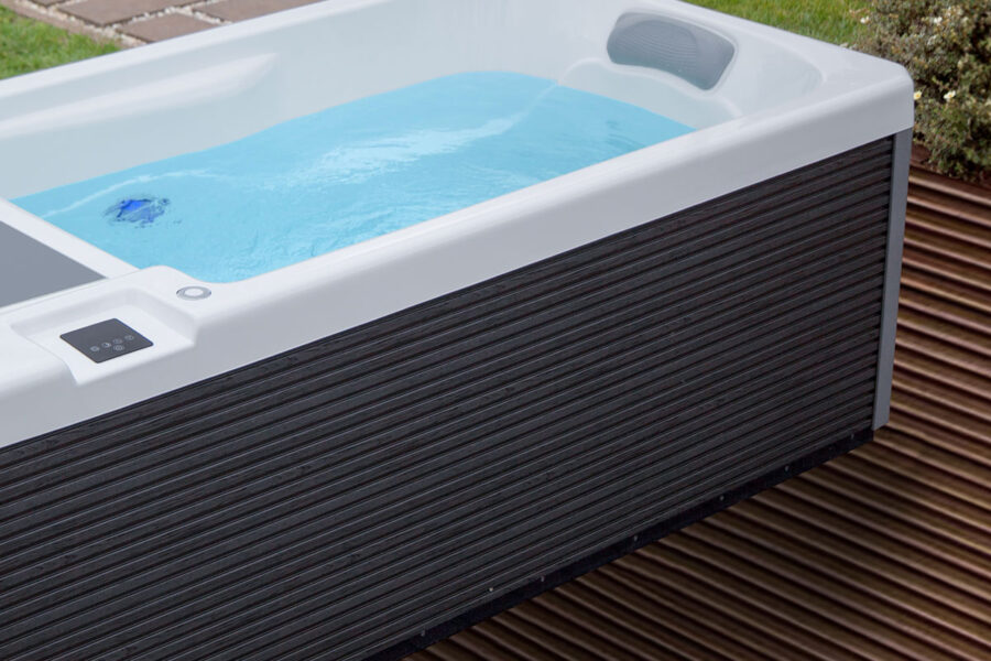 wellis Iceland cold plunge tub sideview 4