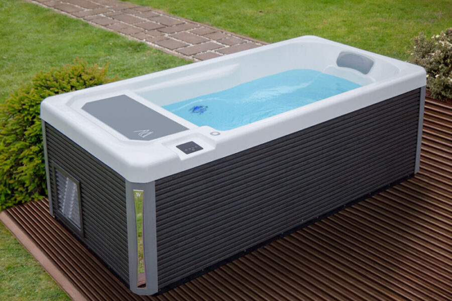 wellis Iceland cold plunge tub sideview